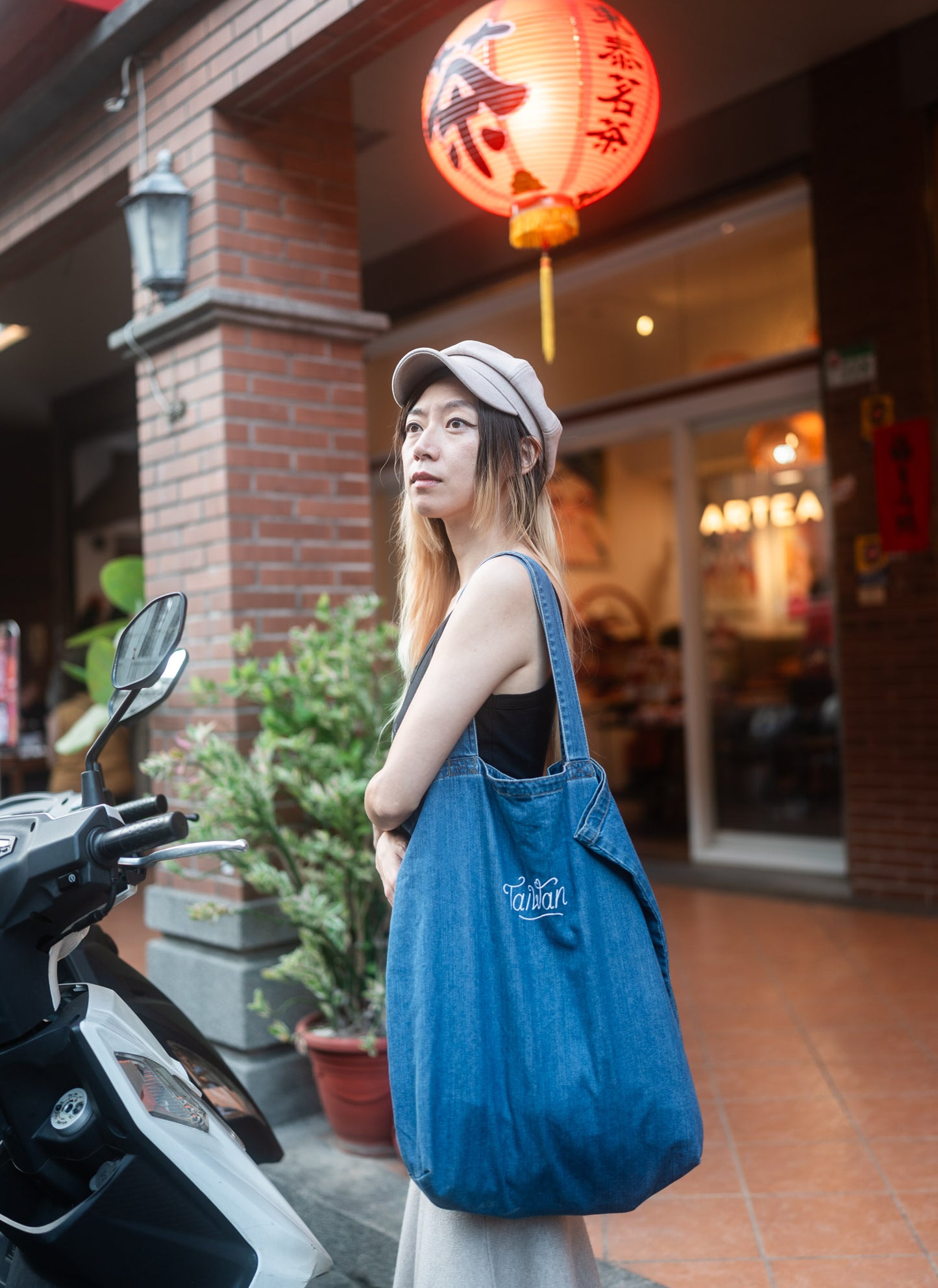 Taiwan denim tote